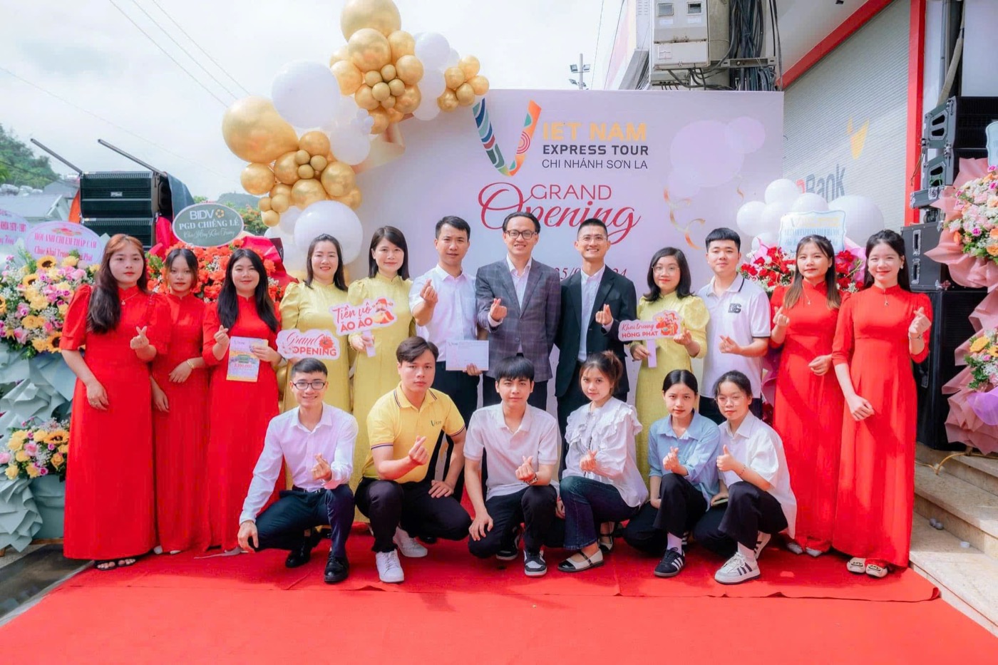 Hình ảnh khai trương chi nhánh VNExpress Tour Sơn La